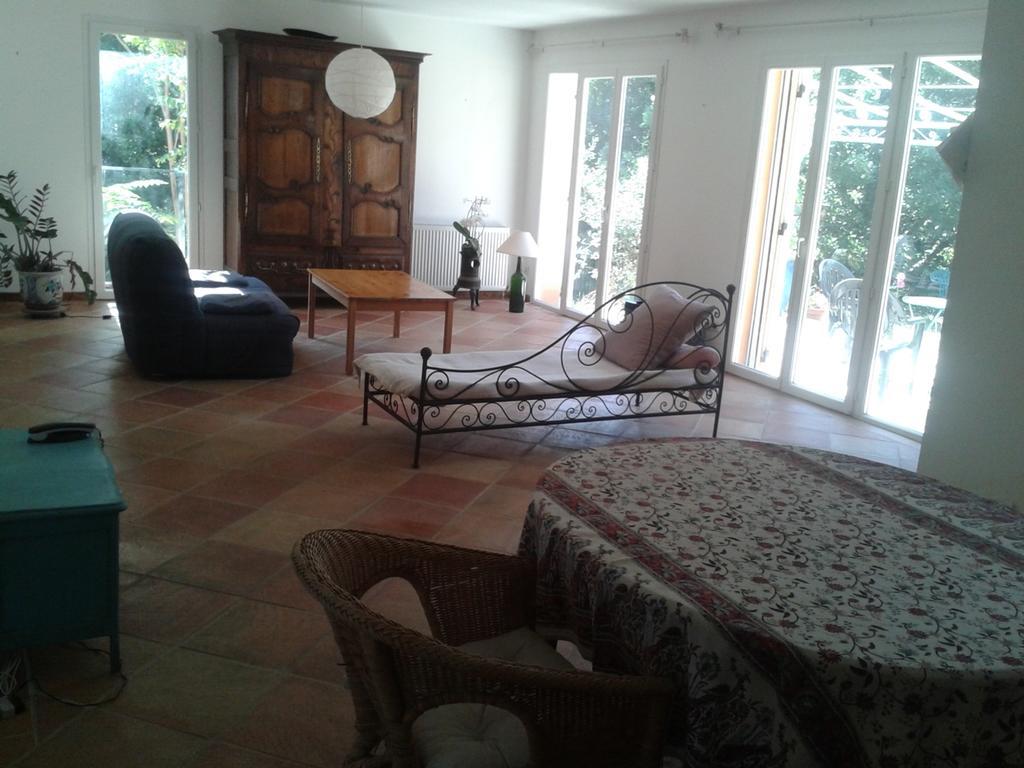 Entre Nimes Et Arles Villa Bellegarde  Buitenkant foto