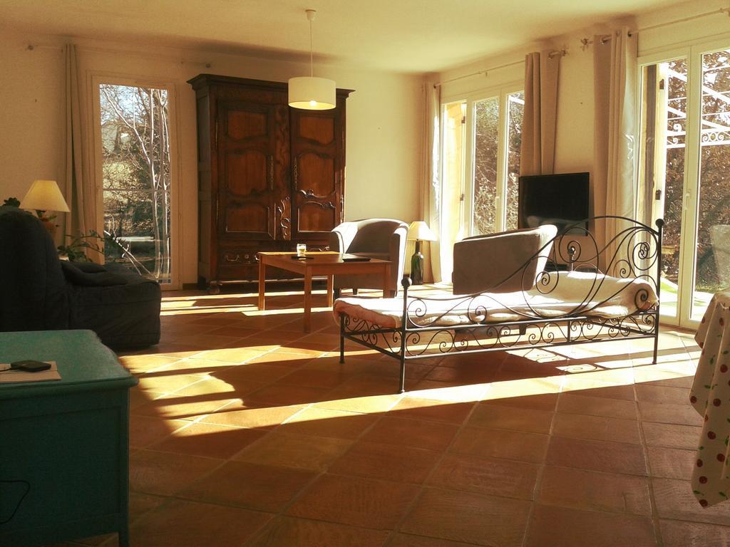 Entre Nimes Et Arles Villa Bellegarde  Buitenkant foto